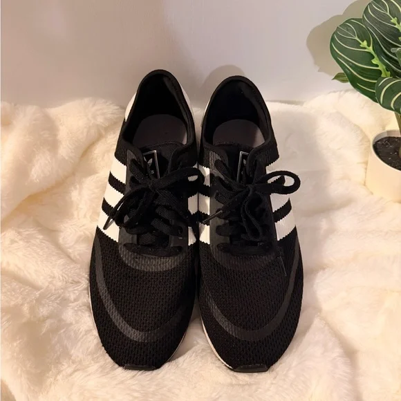 Adidas Black and White Sneakers with Gold Detail - Picture 3 of 7